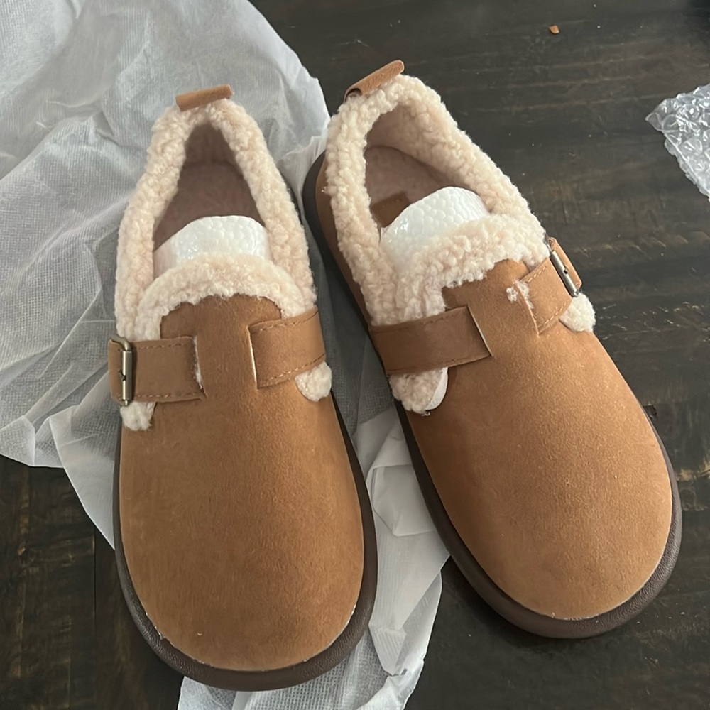 BRAND NEW  Ugg-like slippers